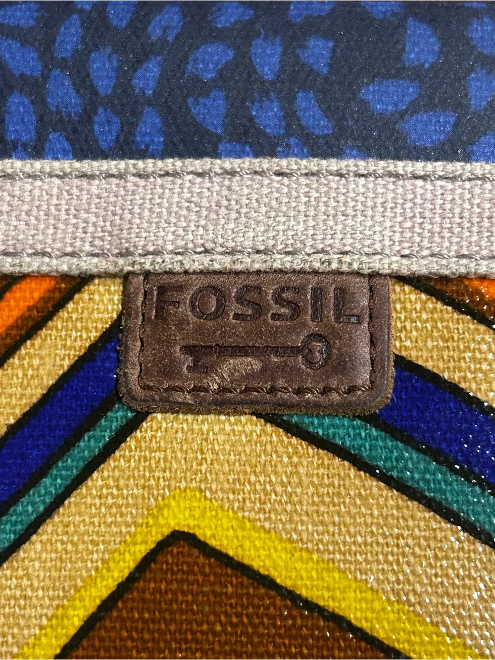 Vintage Fossil Multicolor Chevron Zip Wallet with Original Pull Charms